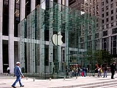 Apple’ın Geliri Rekor Kırdı, İphone Satışları Düştü