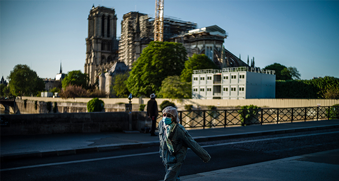 Notre Dame Katedrali yangınının birinci yılında Macron’dan mesaj: ‘Unutmadık’