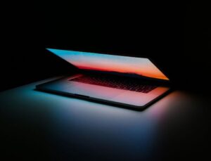 A101’de Apple şenliği: 12 bin TL ucuza MacBook!