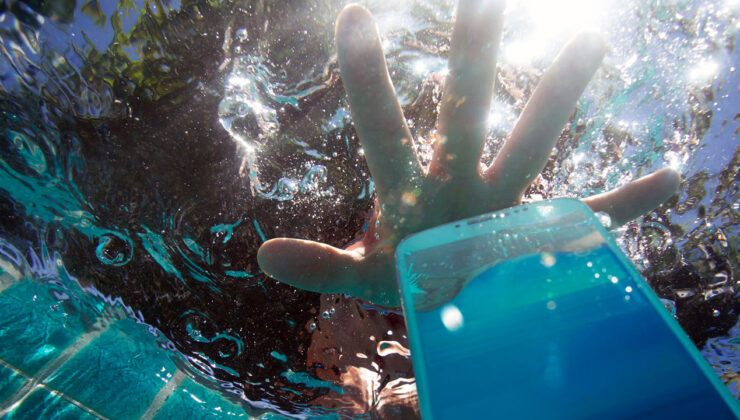 Suya düşen iPhone nasıl kurtarılır?