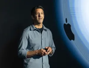 Apple’ın Yeni CEO’su John Ternus Şimdiden Çalışmaya Başladı!