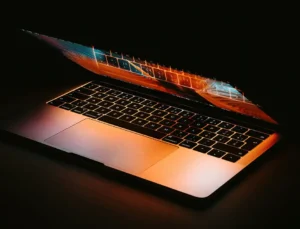 Yeni Apple Aygıtları OLED ile Geniş Renk Gamına Geçecek